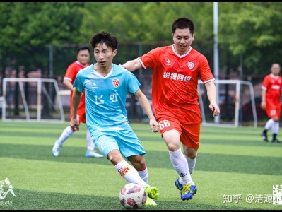 紧张比赛中球队实力对决，角逐激烈